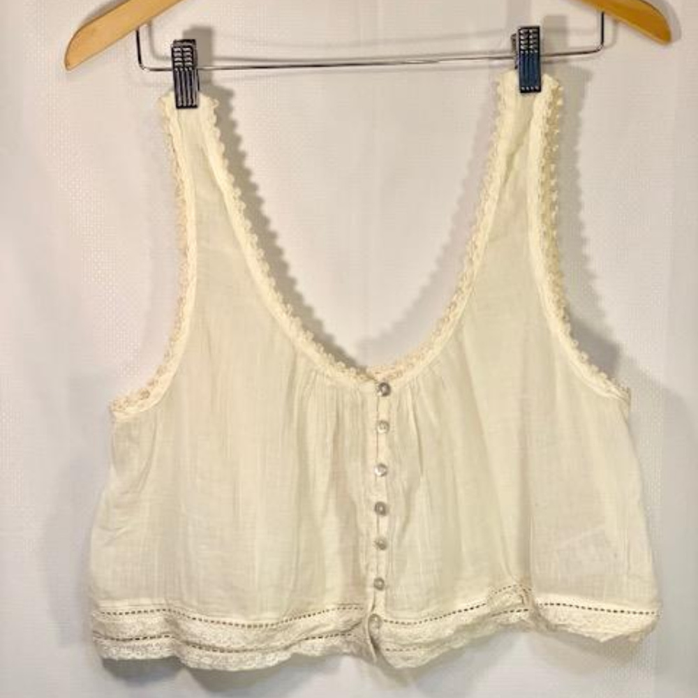 NWT-Urban Outfitters Kimchi Blue Cropped Tank Med